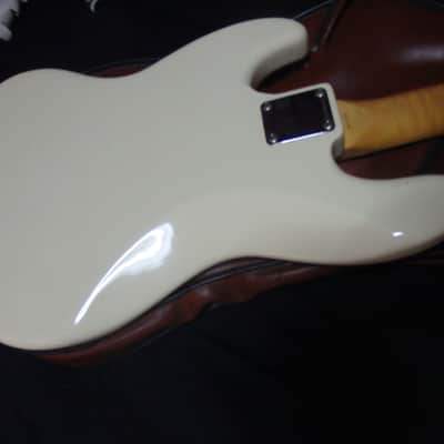 Rare Vintage Fender Japan JV JB62 Jazz Bass Vintage White w/gigbag 1982-83 image 5