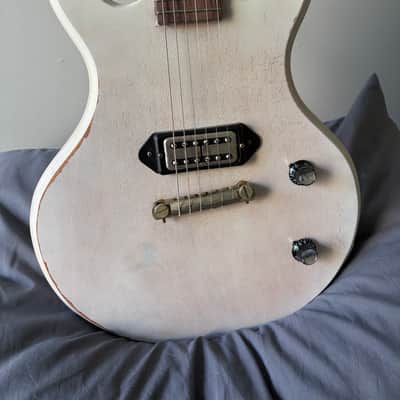 Mondell Custom Guitars DC German Carve Junior 2023 - Relic White Fox image 8