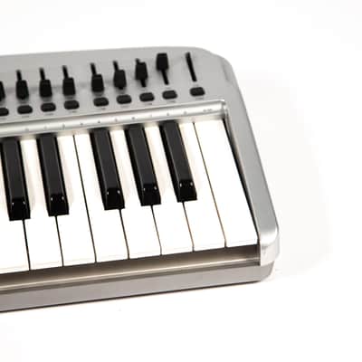 M-Audio Ozonic MIDI Controller Owned By Mike Campbell image 6