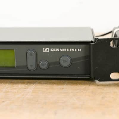 Sennheiser SR 300 IEM G2 Wireless In-Ear Monitor Transmitter 518-554 MHz CG0132Q image 2