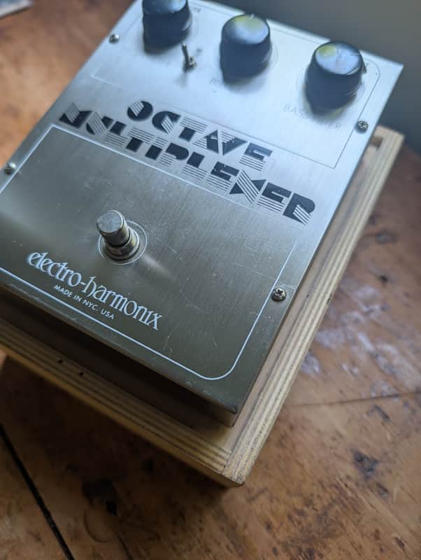 Electro-Harmonix Octave Multiplexer | Reverb Canada