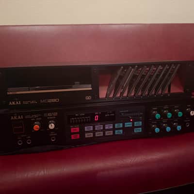 Akai S612 MIDI Digital Sampler 1985 - Black image 2