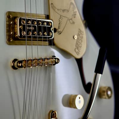 Gretsch FALCON™ CENTER BLOCK LTD DOUBLE-CUT WITH STRING-THRU BIGSBY 2025 - Vintage White image 8