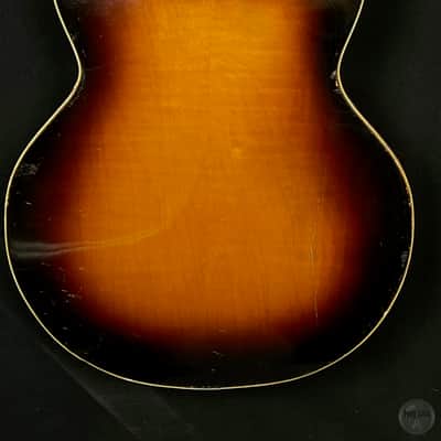 Gretsch Synchromatic model 6037 from 1952 in sunburst finish with case image 4