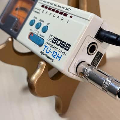 Boss TU-12H Chromatic Tuner - White image 4