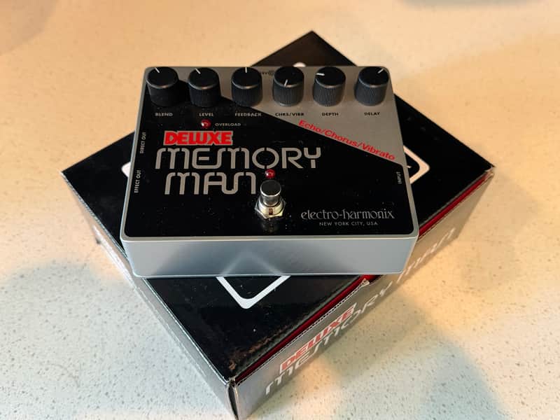 Electro-Harmonix Deluxe Memory Man 550Ms Analog Delay / Chorus / Vibrato 2008 - Present - Black / Silver image 1