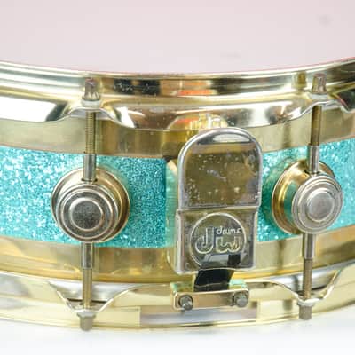 Used 90s DW Edge 5 x 14" Turquoise sparkle Snare, Brass/maple image 4
