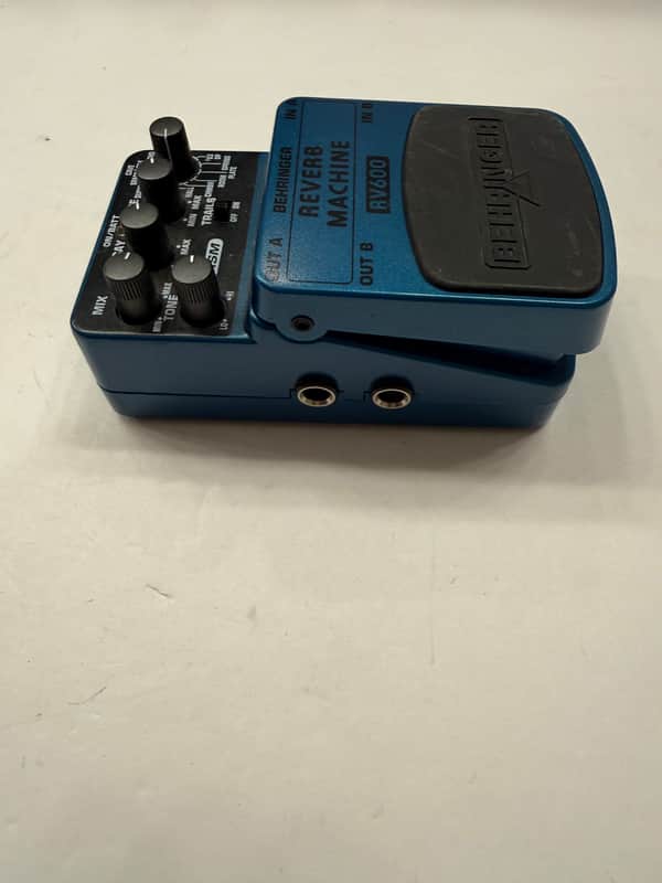 Behringer RV600 Reverb Machine Stereo Digital Guitar Effect Pedal