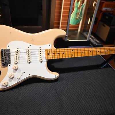 Fender Custom Shop Fat 50’s Stratocaster Relic LTD 2017 - Aged Desert Sand #0453 image 2