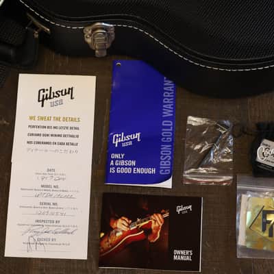 2011 Gibson Les Paul Classic Custom Electric Guitar Black Ebony + OHSC image 2