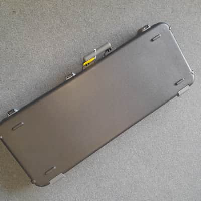 Fender ATA Guitar case Recent - Black image 2