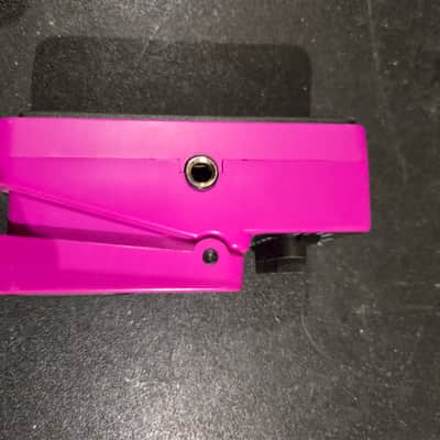 Behringer DM100 Distortion Modeler 2010s - Pink image 4