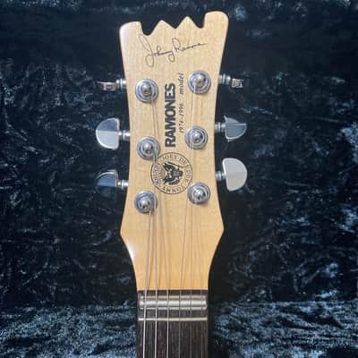 Mosrite Johnny Ramone Model First Production Version 2001 - White image 4