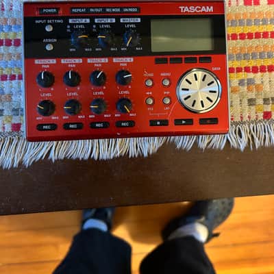 TASCAM Pocketstudio DP-004 Portable Digital 4-Track Recorder 2000s - Black image 1