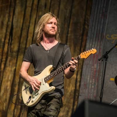 Fender Stratocaster Kenny Wayne Shepherd Cross Graphic Arctic White 2014 - MINT image 24