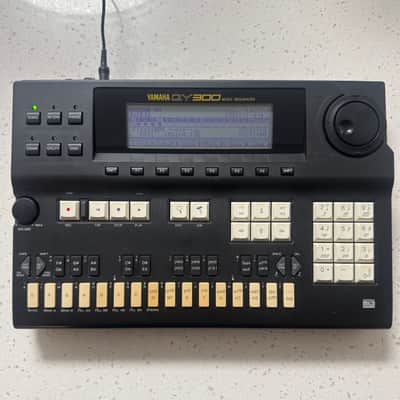 Yamaha QY300 1994 image 2