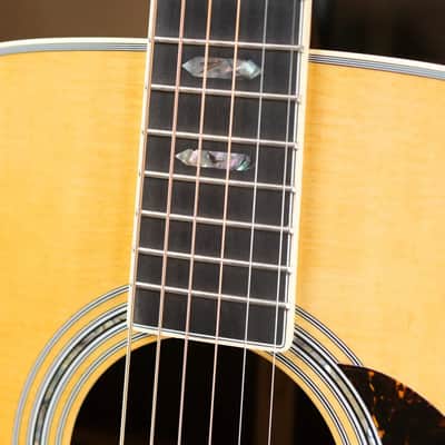 Martin J-40 Acoustic Guitar with Hardshell Case image 10