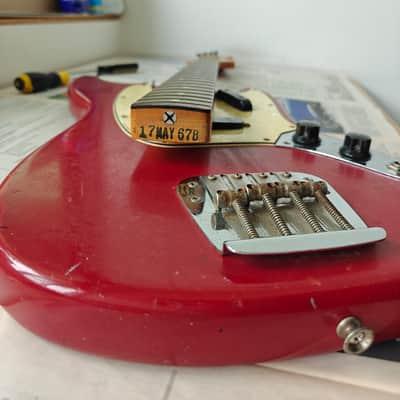 Vintage ALL ORIGINAL Fender Mustang Bass 1967 - Nitro Finish - Dakota Red image 15