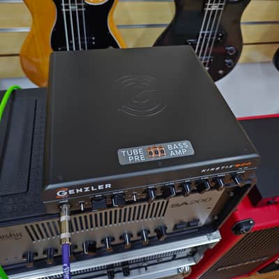World wide Free Shipping! Mint Genzler Kinetix 800 Watt bass guitar amplifier tube analog preamp class D power image 8
