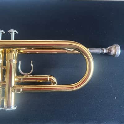 Yamaha YTR-2330 Standard Trumpet 2010s - Lacquered Brass image 5