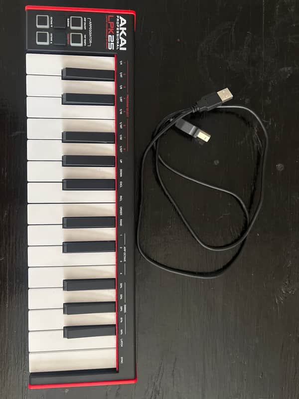 Akai LPK25 2012 - Present - Black image 1