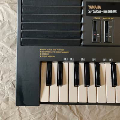 Yamaha  PortaSound PSS-595 1990  GC in box image 3