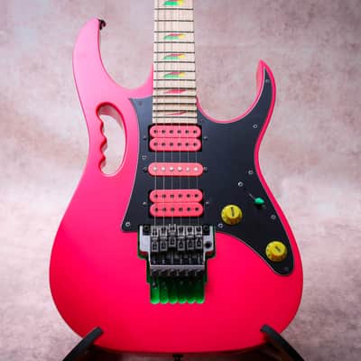 IBANEZ MIJ JEM777-SK Limited Edition 30th Anniversary Steve Vai Signature "Shocking Pink + Maple" (2017) image 4