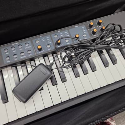 Studiologic Numa Compact 2 88-Note Semi-Weighted Stage Piano Keyboard with Bag - Black image 10