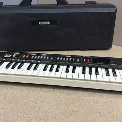 Casio MT-800 Casiotone 49-Key Synthesizer 1980s - White / Black image 3