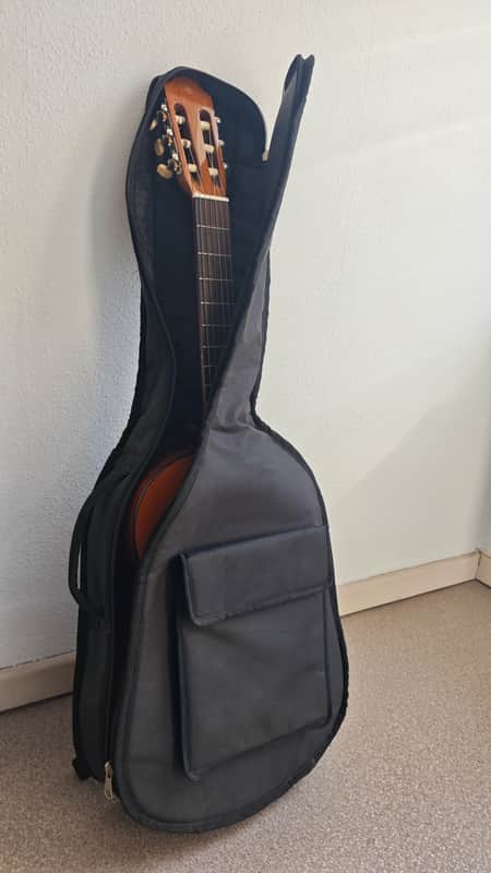 Yamaha C40