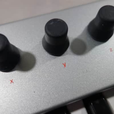 Alesis Micron 2000s - Silver image 14