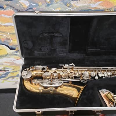 Bundy II Alto Saxophone by The Selmer Company w/ Hard Case (Used) "Made In USA" image 2