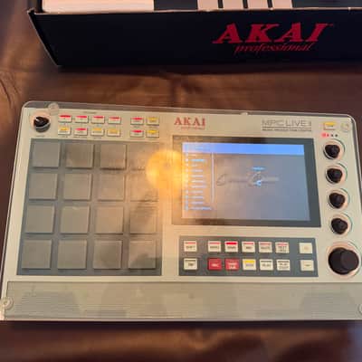 Akai MPC Live II Standalone Sampler / Sequencer Retro Edition 2020 - Present - Grey image 5