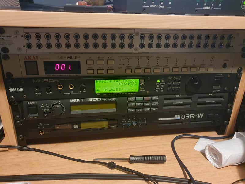 Yamaha MU90R - 1996 - Black image 1