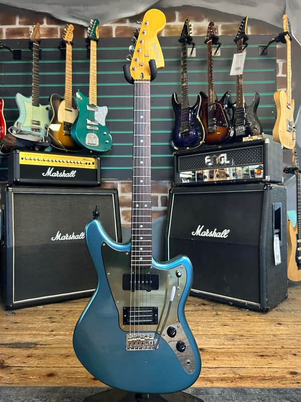【希少】Fender / Modern Player Marauder Fender Modern Player Marauder, Black at Gear4music