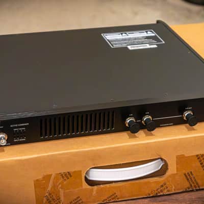 Shure PA821B Wireless System Antenna Combiner (470 - 865 MHz) - Like New/Unused/NOS image 9