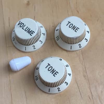 1987 Fender American Vintage Reissue Strat Stratocaster Knobs Guitar Relic Cream image 3
