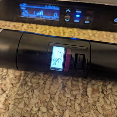 Shure QLXD4 (470 - 534 MHz) G50 System image 2