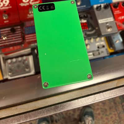 Walrus Audio Monument Harmonic Tap Tremolo V2 Limited Edition - Neon Series 2019 - Neon Green image 6