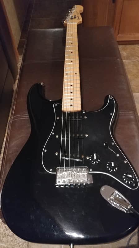 Squier Stratocaster E10 1987 MIK  Black image 1