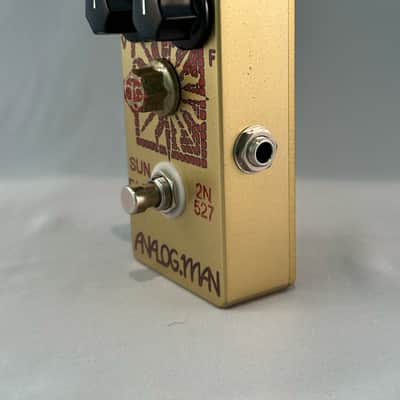 Analogman Sun Face 2N-527 Germanium Fuzz with Sun Dial Knob 2018 - Gold image 3