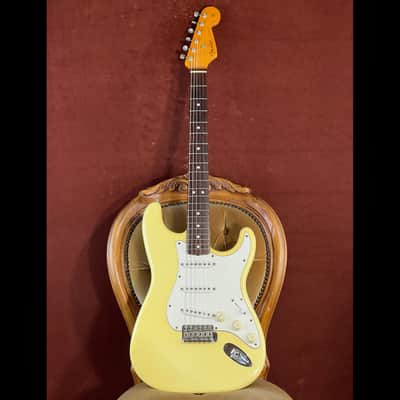 Fender AVRI '62 Stratocaster  | 1996 USA Made - Vintage White Nitrocellulose image 2