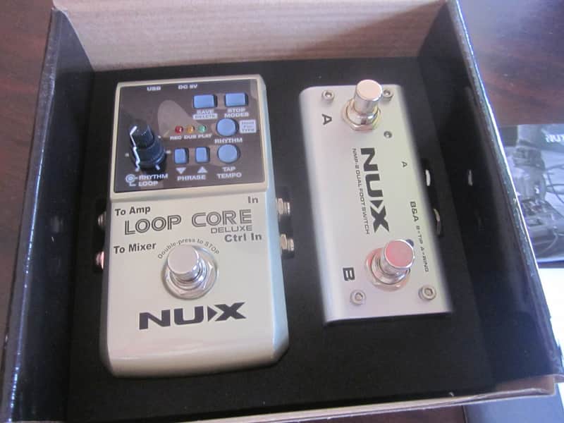 NuX Loop Core Deluxe Bundle Pedal and Dual Foot Switch - Silver/Black image 1