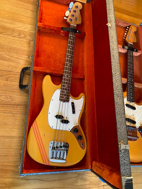 Fender  Mustang Competiton orange Bass -matching headstock 1969