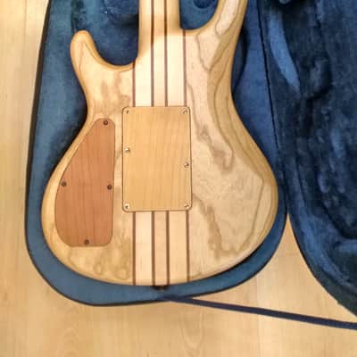 HK Wolf Natural 7 string guitar with case image 2