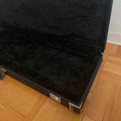 Fender Pro Series Precision Bass/Jazz Bass Case (Black) 2024 - Black image 6