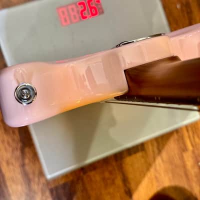 Mooer Guitars MLT10 (Travel/ Short Scale) CANDY PINK 2025 Super Light 2,5Kg image 22