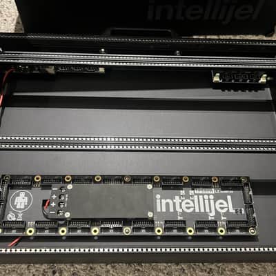 Intellijel 7U-84HP Eurorack Case with Power Supply - Black image 2