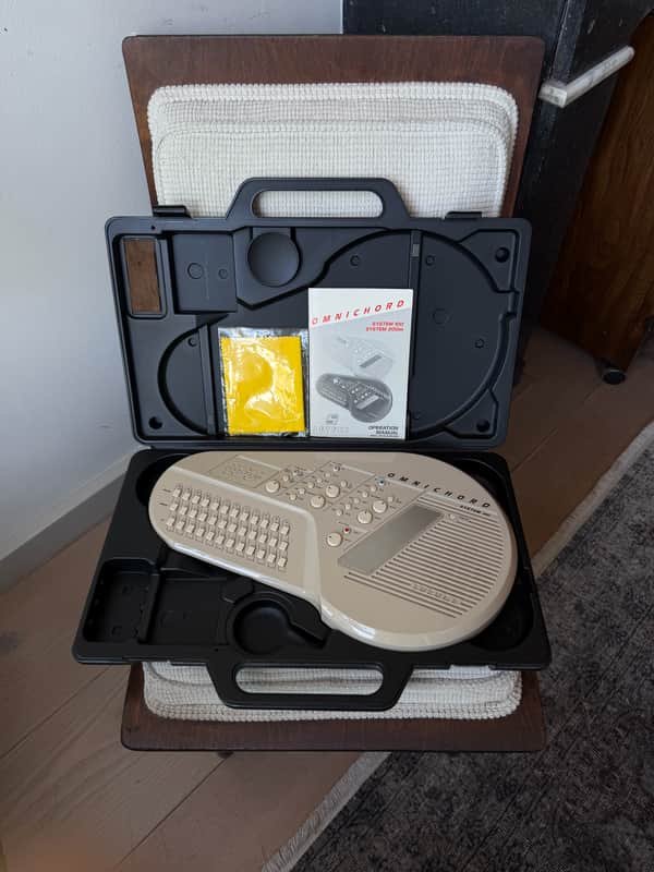 Suzuki OM-100 Omnichord 1989 - Beige image 1
