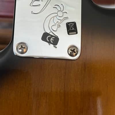Fender Eric Johnson Stratocaster with Maple Fretboard 2005 - Present - 2-Color Sunburst image 5